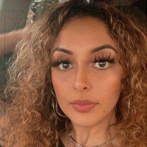 Meet your Posher, Damaris